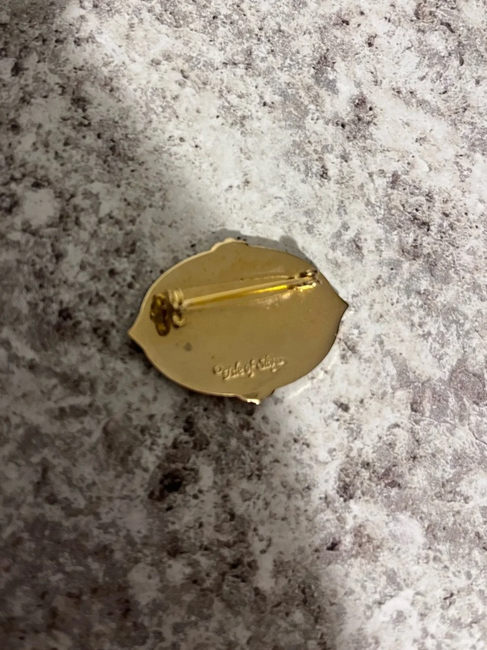 Vintage Cloisonne Isle of Skyes Pink and Gold Tone Brooch/Pin - Picture 3 of 6